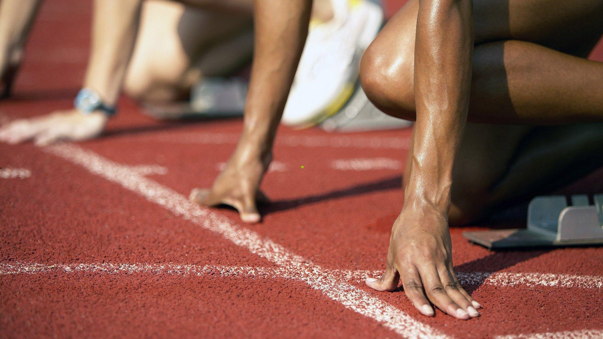 德甲焦点战，多特蒙德主场迎战霍芬海姆，主场龙与客场龙的对决将左右欧冠资格格局