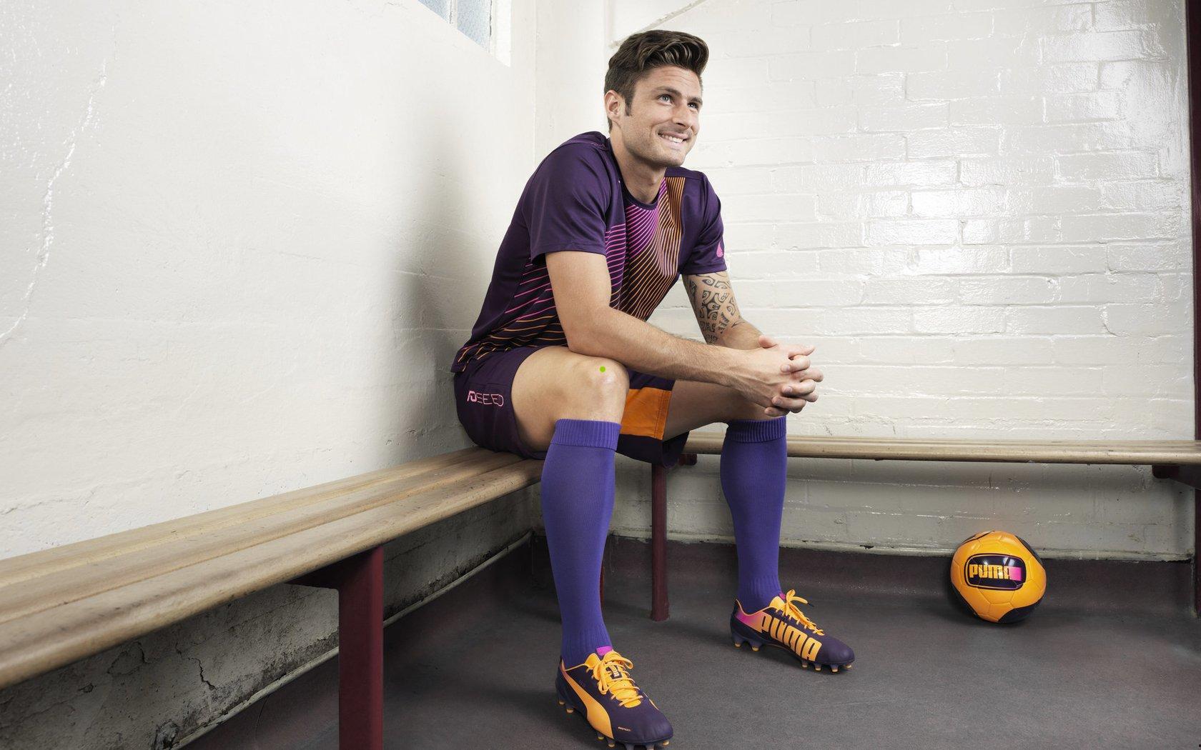 詹姆斯誓言赢球为首要目标，乐于为湖人担当任何角色